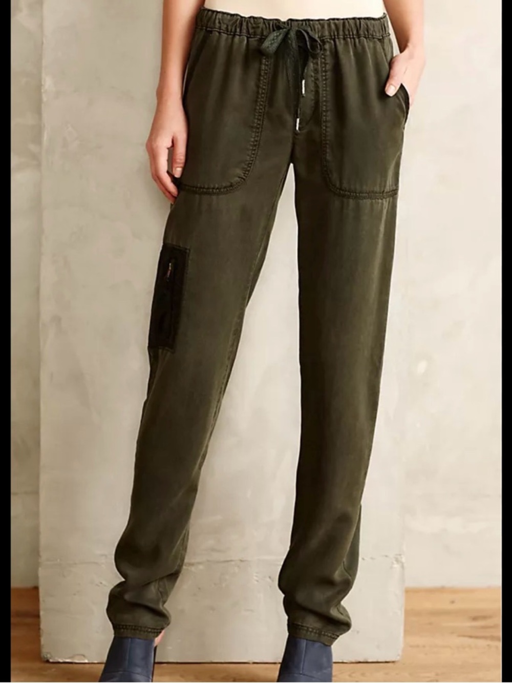 Women’s Olive Green Cargo Pants with Utility Pockets by HeiHei Anthropologie NWT